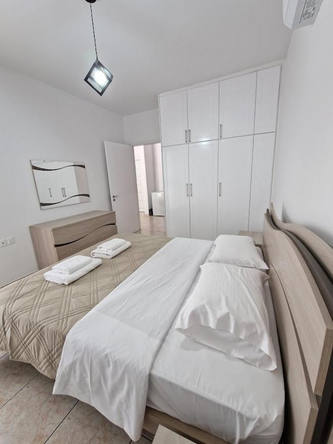 Laertis Apartments - By Imh Travel & Tours Pafos Zewnętrze zdjęcie